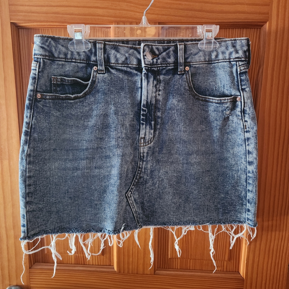 Wild Fable Blue Denim Mini Skirt with Distressed Hem Sz 14